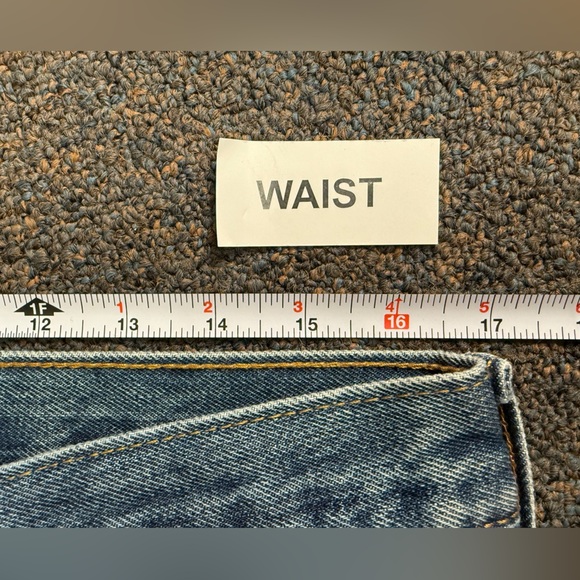 Levis 501 Men's 33x34 Straight Leg Blue Medium Wash Button Fly Blue Jean Casual - Picture 4 of 9